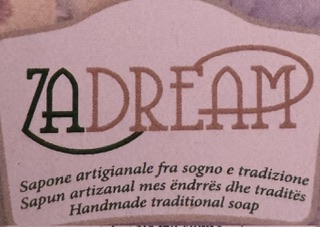 Paraqitja e markës ZADREAM Sapone artigianale fra sogno e tradizione Sapun artizanal mes ëndrrës dhe traditës Handmade traditional soap